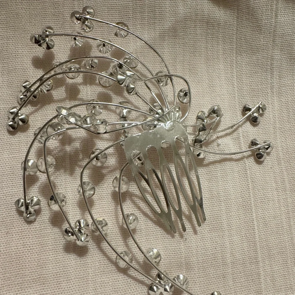 Elegant Silver Crystal Hair Comb